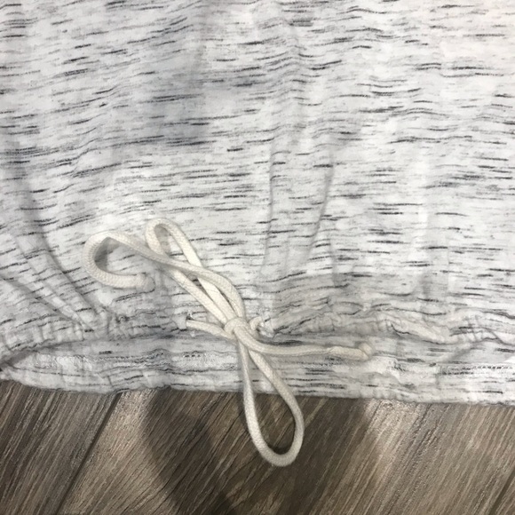 🔥CROP TOP🔥 - Picture 3 of 4